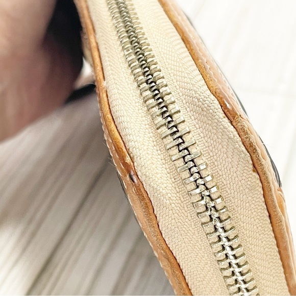 Coach Peyton Full Zip Patent Leather Wallet F48164 - Picture 13 of 16